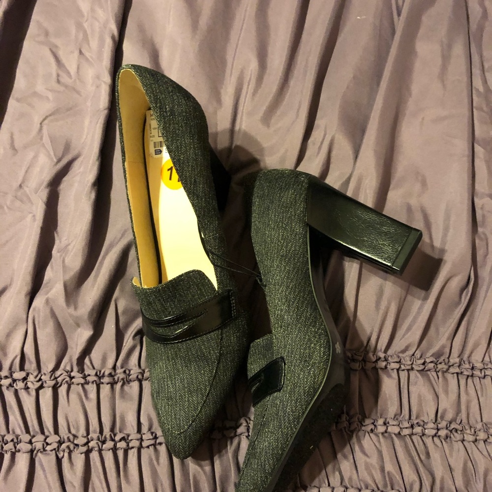 NWT Nine West Gray and Black Heather Block Heels- 11